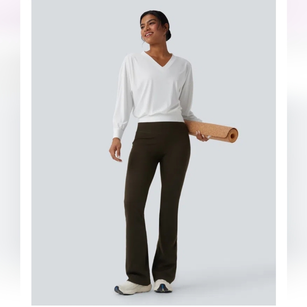 Halara Vneck Quick Dry Yoga Top - Picture 3 of 3